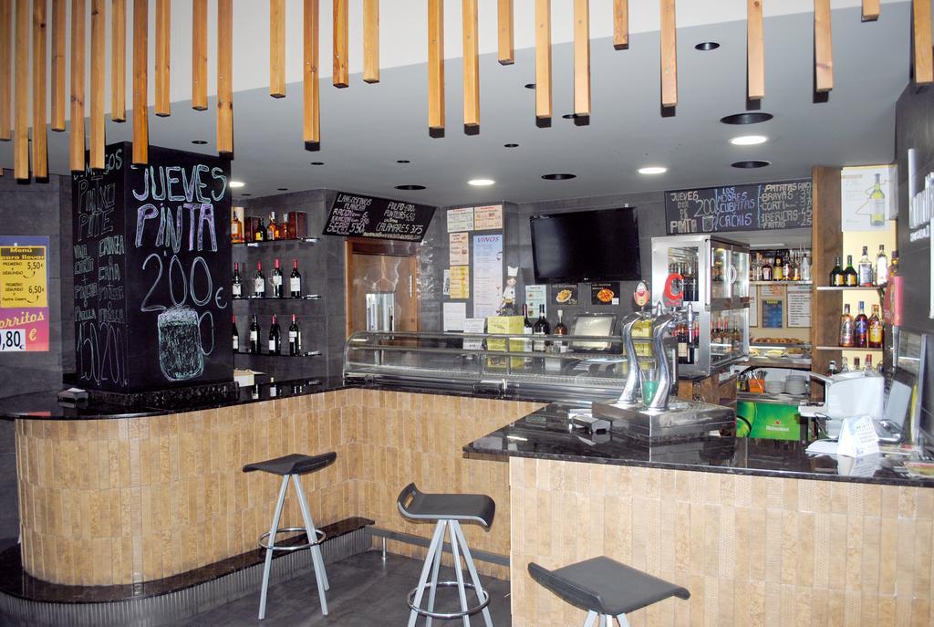 Hostal La Cortijana 洛格罗尼奥 外观 照片