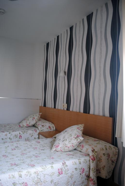 Hostal La Cortijana 洛格罗尼奥 外观 照片