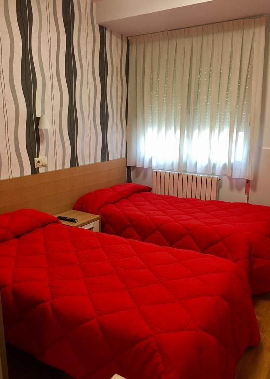 Hostal La Cortijana 洛格罗尼奥 外观 照片