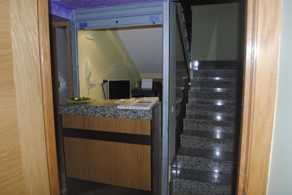 Hostal La Cortijana 洛格罗尼奥 外观 照片